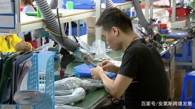 耳機熱銷全球 中國電子設備出口強勢增長，阿里國際站交易額暴漲237%背后的故事